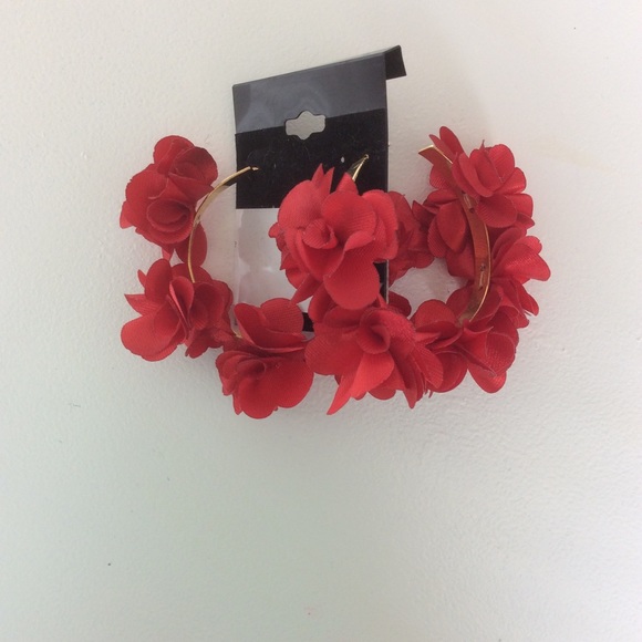 - Treasure Jewels Fiesta Earrings Red - Picture 2 of 4